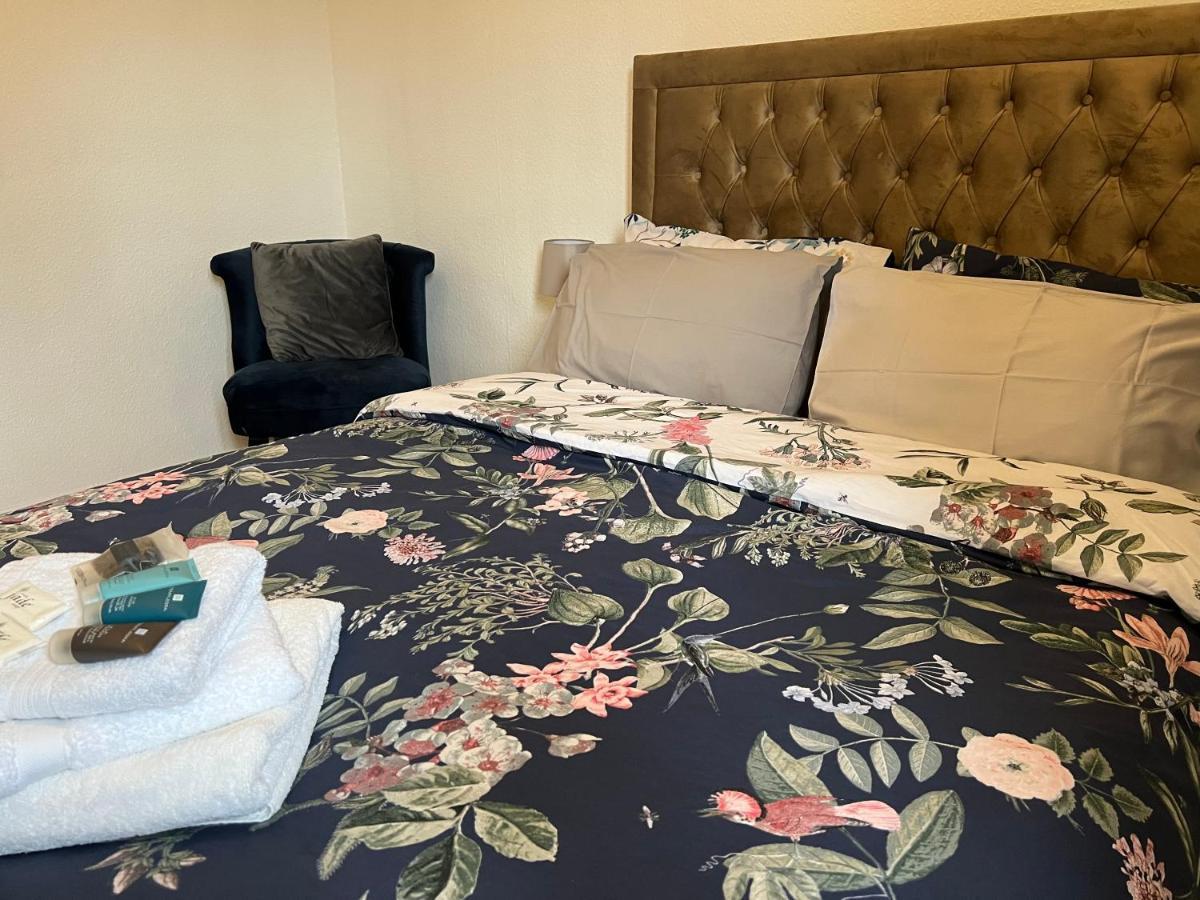 Grand Bleu - London - Next To Piccadilly Line Tube Station & Brand New Facilities Londres Exterior foto