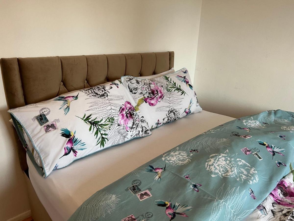 Grand Bleu - London - Next To Piccadilly Line Tube Station & Brand New Facilities Londres Exterior foto