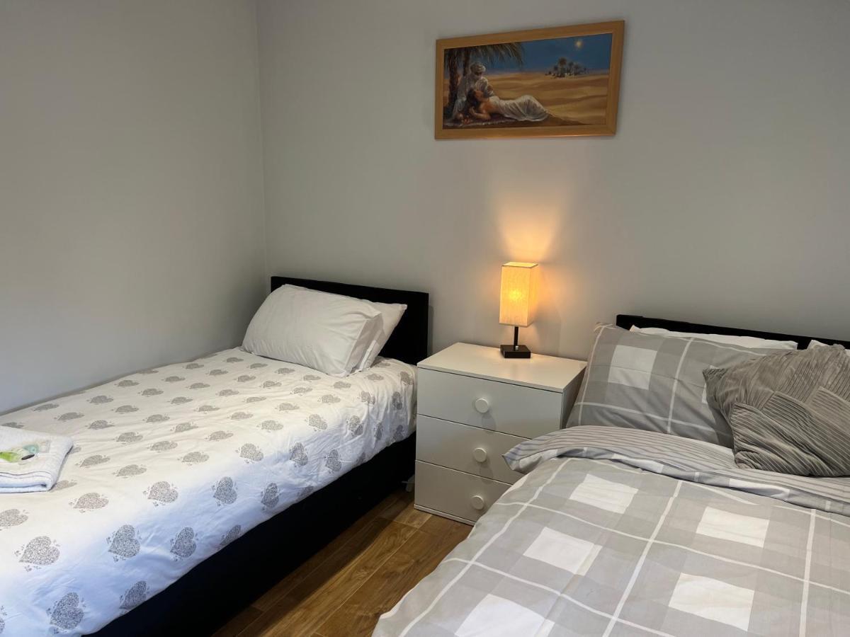 Grand Bleu - London - Next To Piccadilly Line Tube Station & Brand New Facilities Londres Exterior foto