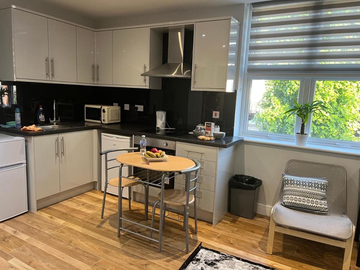 Grand Bleu - London - Next To Piccadilly Line Tube Station & Brand New Facilities Londres Exterior foto