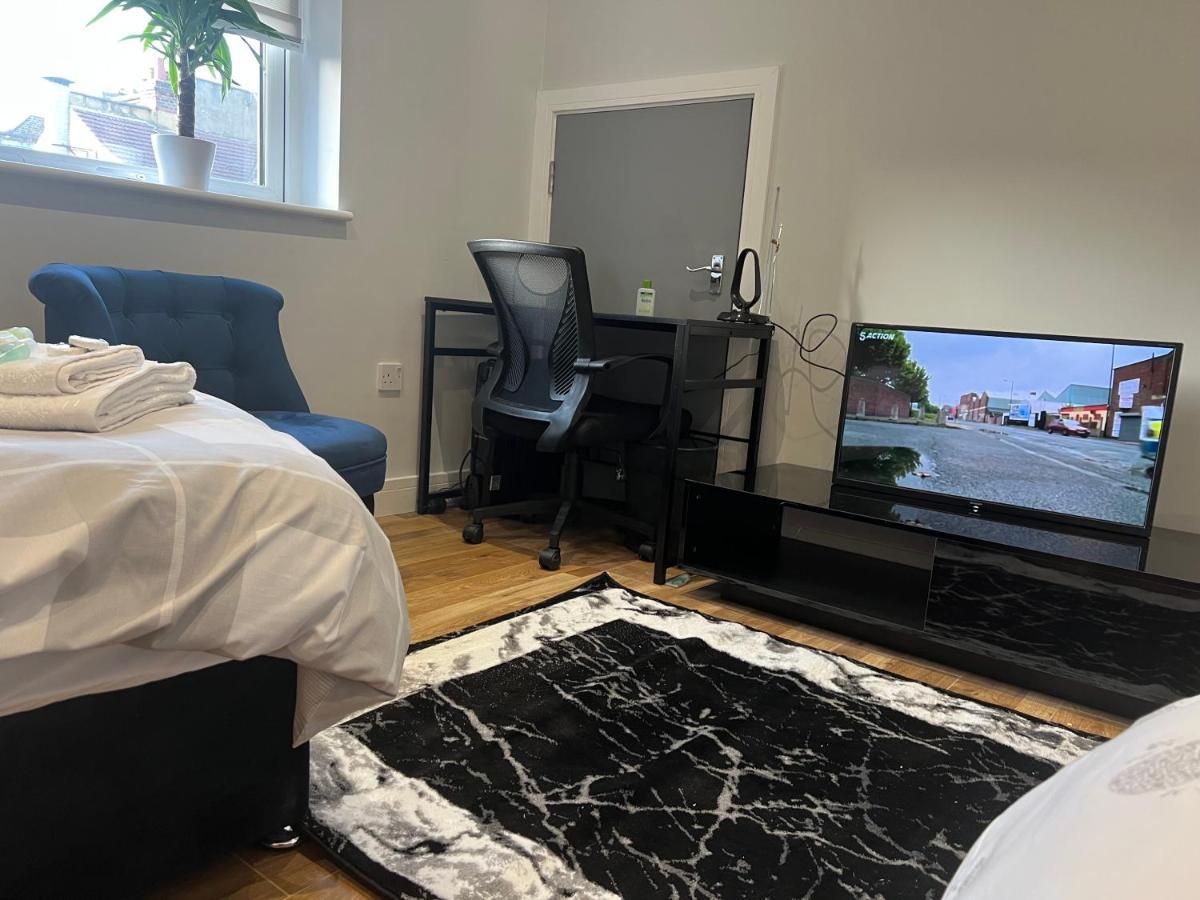 Grand Bleu - London - Next To Piccadilly Line Tube Station & Brand New Facilities Londres Exterior foto