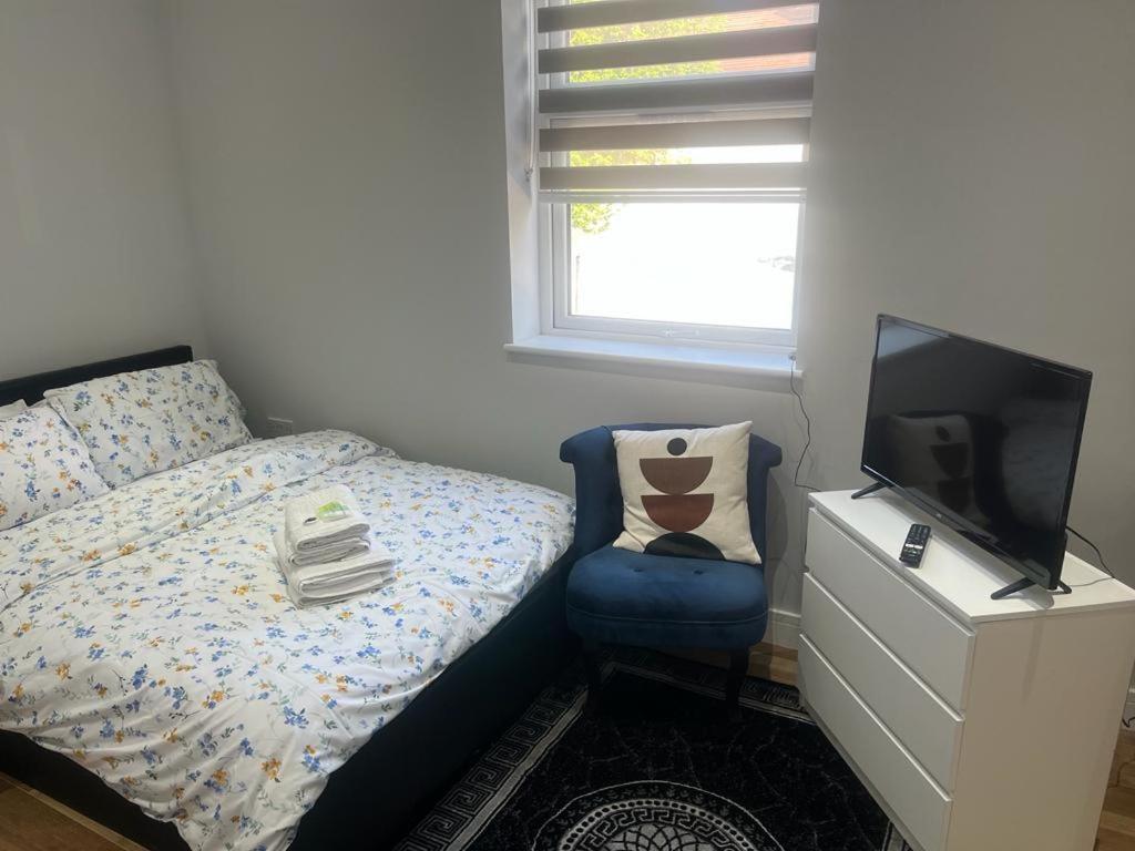 Grand Bleu - London - Next To Piccadilly Line Tube Station & Brand New Facilities Londres Exterior foto